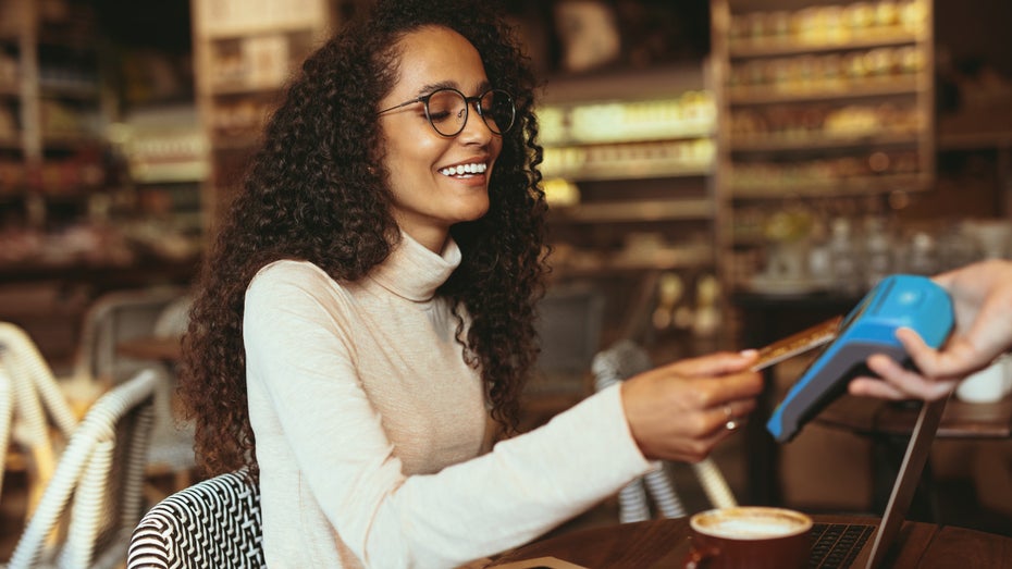 Trinkgeld bei Kartenzahlung: So stellst du sicher, dass es wirklich bei der Bedienung ankommt