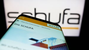 Rechtsstreit um Schufa-Datenspeicherung: Gerichtsurteil stärkt Verbraucherrechte