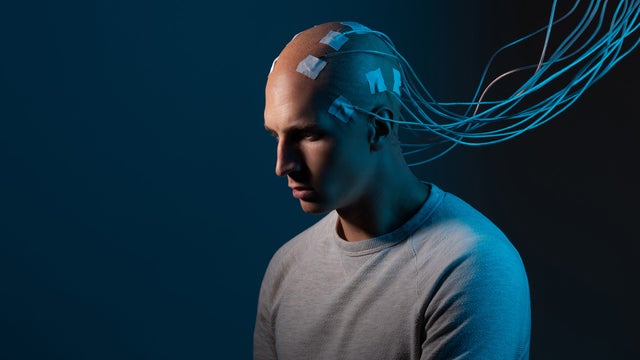Brain-Computer-Interface: Wie ein Patient einen Quadcopter allein mit Gedanken lenkt