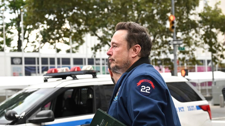 Die Börse zeigt sich wenig begeistert von Musks Plänen für eine eigene Partei. (Foto: picture alliance / AA | Fatih Aktas / Shutterstock.com) „America Party“ statt Tesla-Fokus? Musks Partei-Ankündigung sorgt für Anleger-Frust