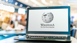 Ausgerechnet KI soll Wikipedia zur glaubwürdigen Quelle von Informationen machen Ausgerechnet KI soll Wikipedia zur glaubwürdigen Quelle von Informationen machen