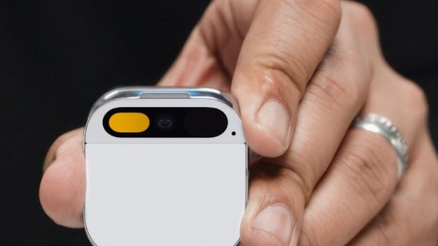 Smartphone-Ersatz ohne Display: Humane AI Pin offiziell vorgestellt | t3n