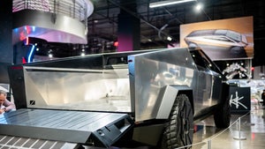 Tesla ruft Tausende Cybertrucks zurück in die Werkstatt