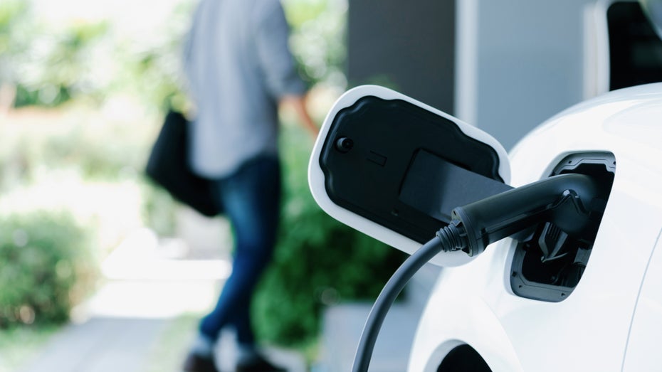Berylls-Analyse: Gebrauchte E-Autos „stehen im Handel wie Blei“. (Foto: Owlie Productions/Shutterstock) Gebrauchte E-Autos Wert