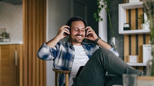 NotebookLM: Googles KI-Notizbuch-Tool erstellt jetzt Podcasts für dich