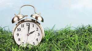 Statt Sommerzeit oder Winterzeit: Wissenschaftler präsentiert überraschenden Kompromiss zur Zeitumstellung