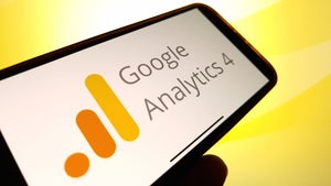 Universal Analytics wird bald abgeschaltet: So gelingt der Umzug zu Google Analytics 4 Universal Analytics wird bald abgeschaltet: So gelingt der Umzug zu Google Analytics 4