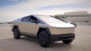 Ein Tag im Cybertruck: Warum das kantige Elektro-Monster für Ärger sorgt