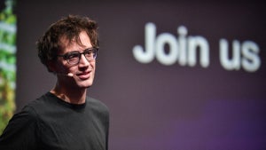 Mistral-CEO über AGI: KI-Unternehmen wollen „Gott erschaffen” – doch er hat Zweifel