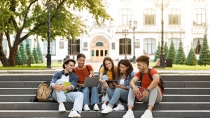 Die zerbrochene Generation: Wie Vorurteile die psychologische Sicherheit der GenZ gefährden