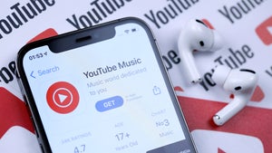 Youtube Music wird 10: Neue Features sollen Spotify Konkurrenz machen Youtube Music wird 10: Neue Features sollen Spotify Konkurrenz machen