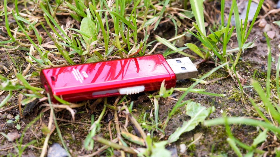 Reddit-User findet fremden USB-Stick und öffnet ihn – Warum das gefährlich ist