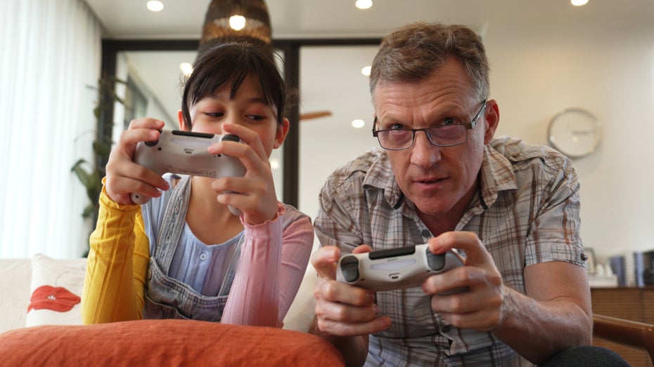 Ein neuer Controller soll euch das Wechseln zwischen den Konsolen und Handhelds dank wechselbarem Tasten-Layout vereinfachen. (Symbolbild, Foto: Beautrium/ Shutterstock) Egal ob Xbox oder Switch: Dieser Controller kann seine Tasten an fast alle Konsolen anpassen