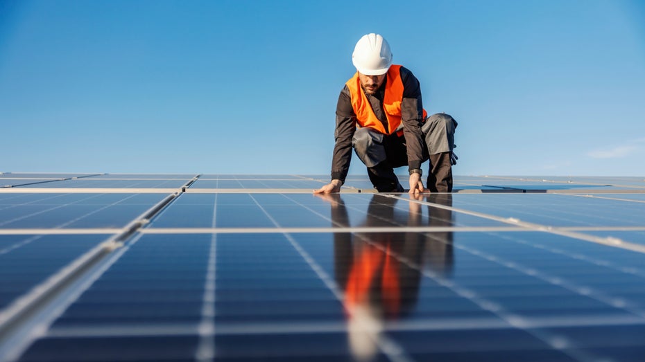 Photovoltaik: Installation rechnet sich für Unternehmen nach sieben Jahren. (Symbolbild: Dusan Petkovic/Shutterstock) Photovoltaik Firmen