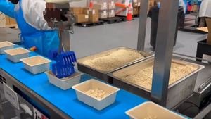 Wie Roboter bei Herstellern von Fertiggerichten mitanpacken