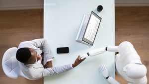 KI überfordert HR-Manager: Wie Firmen sich gegen gefälschte Lebensläufe und Fake-Bewerber wehren KI überfordert HR-Manager: Wie Firmen sich gegen gefälschte Lebensläufe und Fake-Bewerber wehren