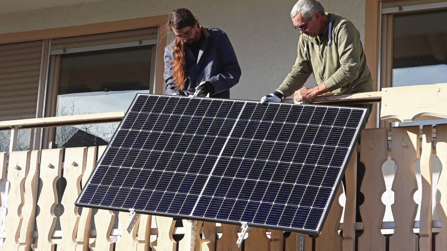 Balkonkraftwerke: Warum 800 Watt noch nicht erlaubt sind, obwohl das Gesetz es vorsieht Balkonkraftwerke: Warum 800 Watt noch nicht erlaubt sind, obwohl das Gesetz es vorsieht