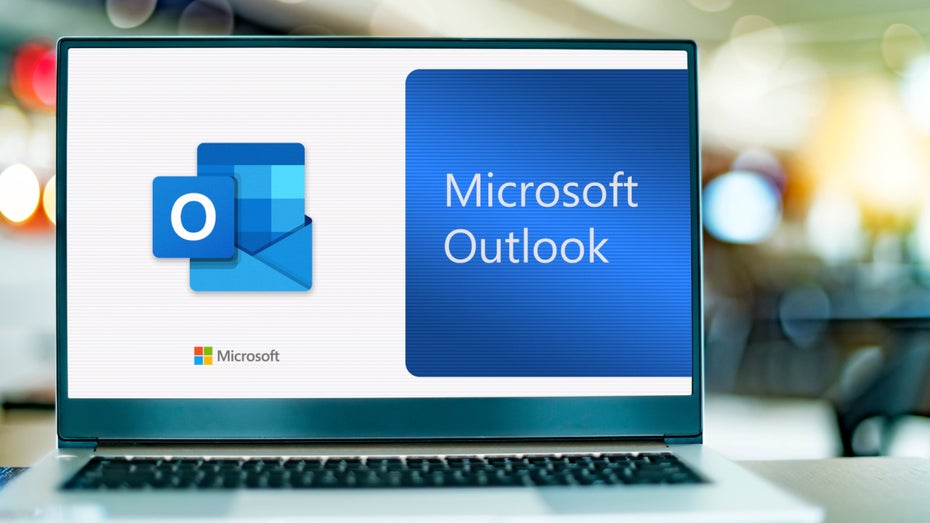 60 Emails - das ist die magische Grenze, ab dem das Programm Outlook abstürzt. Microsofts Problemlösung ist nicht ganz risikofrei. (Foto: monticello / Shutterstock) Kurioser Outlook-Fehler: Das passiert, wenn du zu viele Mails öffnest