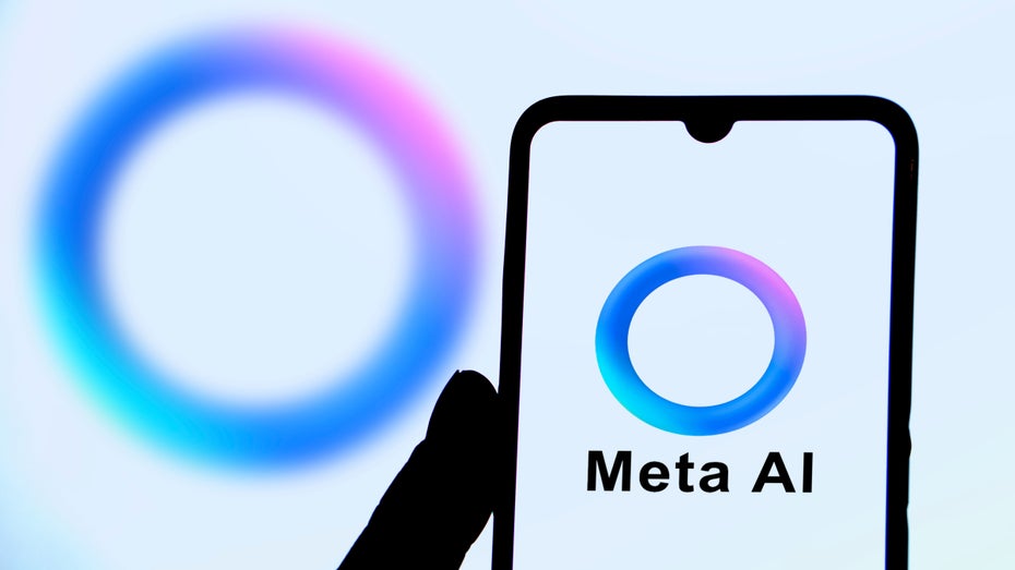 Die neue Memory-Boost-Funktion der Meta AI ermöglicht personalisierte Antworten basierend auf früheren Gesprächen und Nutzerpräferenzen. (Bild: Mamun sheikh K / Shutterstock) Meta AI lernt von Facebook und Instagram: Segen für die Nutzer oder Datenschutzproblem?