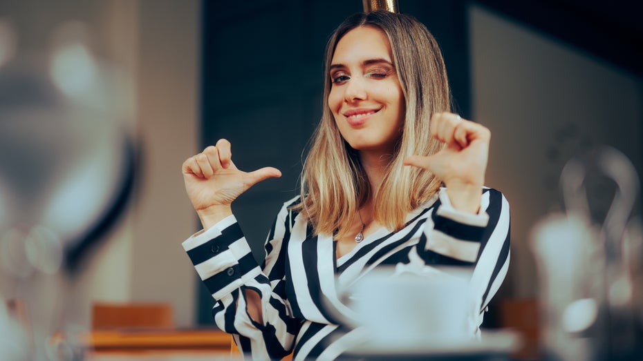 „Very demure, very mindful“: Das steckt hinter dem viralen Trend