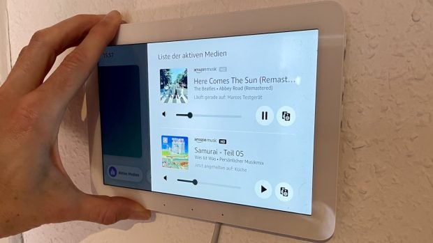 So steuert man die Muskiwiedergabe über den Amazon Echo Hub.