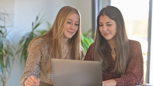 Die Jugend hat keinen Bock auf Karriere? Umfrage zeigt, was am Vorurteil dran ist