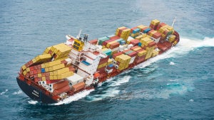 Container über Bord: Wie man die Ladung von Frachtschiffen wiederfindet