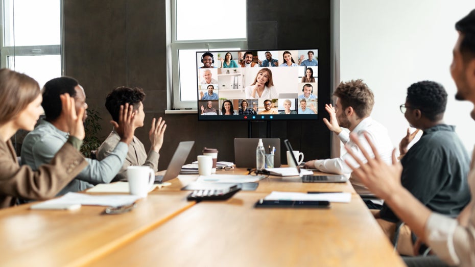 Hybrid vs. Vollzeit-Büro: Reiseunternehmen lässt zwei Arbeitskonzepte gegeneinander antreten