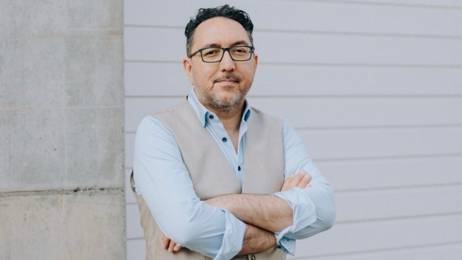 Cawa Younosi: Gehört Politische Bildung zu den Aufgaben eines Arbeitgebers?