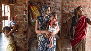 50 Grad im Mai: Wie die extremen Hitzewellen die Menschen in Indien an ihre Grenzen bringen 50 Grad im Mai: Wie die extremen Hitzewellen die Menschen in Indien an ihre Grenzen bringen