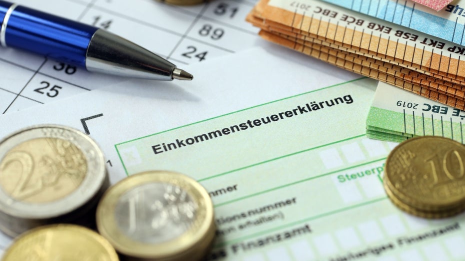 Geld zurückholen vom Fiskus? So geht's und diese Programme helfen dabei. (Foto: Mehaniq / Shutterstock) Steuerberater zu teuer? Diese Apps und Programme erledigen deine Steuererklärung für einen Bruchteil der Kosten