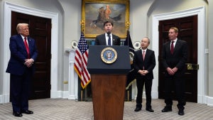 5 Dinge, die du diese Woche wissen musst: Donald Trump öffnet das „Stargate” 5 Dinge, die du diese Woche wissen musst: Donald Trump öffnet das „Stargate”