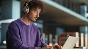 Work-Flow-Musik: Der Schlüssel zu gesteigerter Produktivität und besserer Laune?