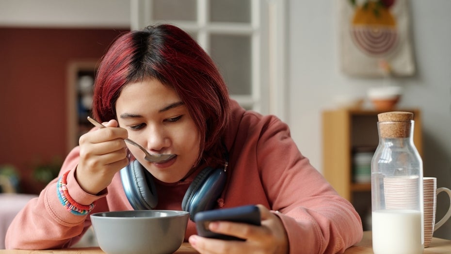 „Digitale Fettleibigkeit“: Sind wir alle süchtig nach Informations-Fast-Food?