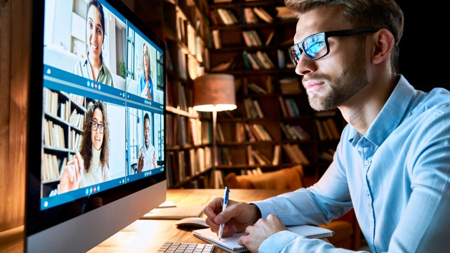 Gründer verkauften eine Meeting-KI – und steckten in Wirklichkeit selbst dahinter Gründer verkauften eine Meeting-KI – und steckten in Wirklichkeit selbst dahinter