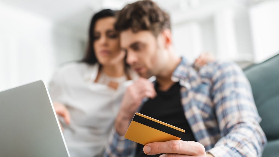 Ab Oktober Pflicht: Banken gleichen Name und IBAN ab. (Bild: Shutterstock/LightField Studios) Korrekte IBAN allein reicht nicht mehr: Was sich ab Oktober bei deinen Überweisungen ändert