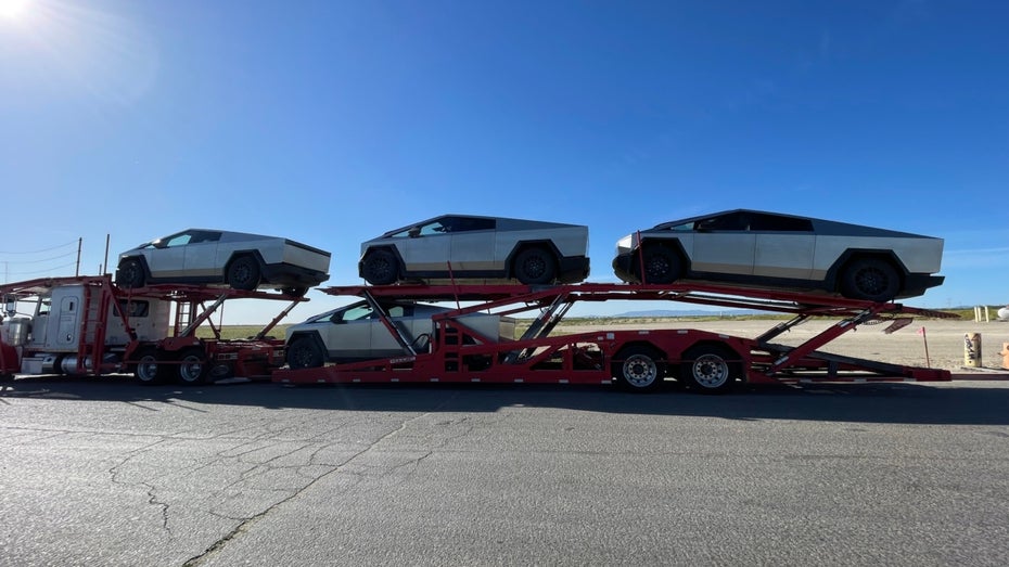 „Unzerstörbar“ war gestern: Tesla stoppt Cybertruck-Auslieferung wegen abfallender Teile