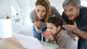 Microsoft schaltet Skype ab: Wie uns der Messenger mit der Welt verbunden hat Microsoft schaltet Skype ab: Wie uns der Messenger mit der Welt verbunden hat