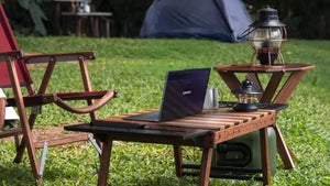 Arbeiten ohne Ende? Lenovo zeigt Notebook mit Solarpanel