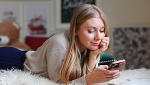 Warum Tinder jetzt mit OpenAI kooperiert und Nutzer mit einer KI flirten lässt Warum Tinder jetzt mit OpenAI kooperiert und Nutzer mit einer KI flirten lässt