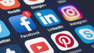 Auf Facebook, Instagram und Linkedin: So widersprecht ihr dem KI-Training mit euren Daten