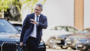 Führerschein und Personalausweis aufs Smartphone: Was Digitalminister Wildberger für 2026 plant