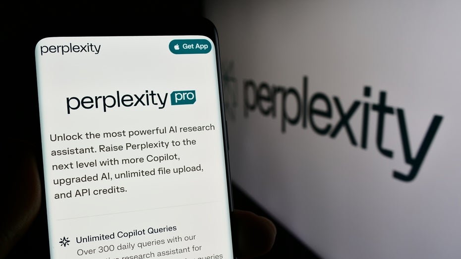 Perplexity startet KI-Faktencheck für Whatsapp: So funktioniert es