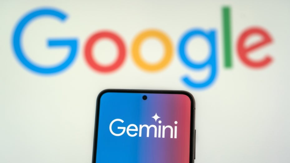 Ein neues Gemini-Feature für eine beliebte Google-App wird gestoppt. (Bild: gguy/Shutterstock) Google zieht die Notbremse: Rollout für KI-Feature wird vorerst gestoppt