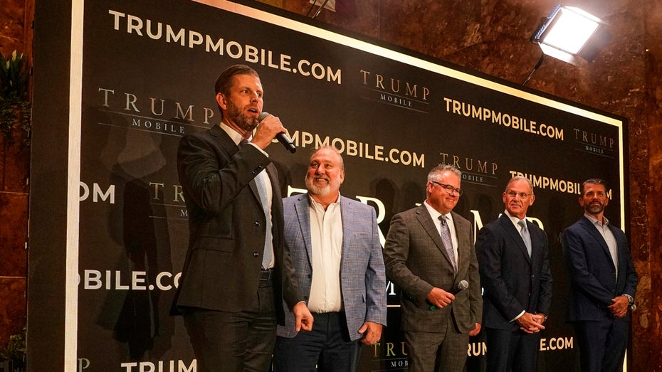 Günstig, golden, kontrovers: Was hinter dem T1 Phone der Trump Organization steckt Günstig, golden, kontrovers: Was hinter dem T1 Phone der Trump Organization steckt