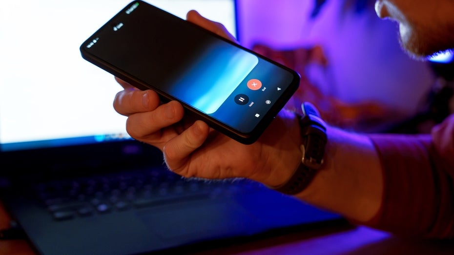 Mehr Privatsphäre mit Gemini Live: Neue Funktion verhindert, dass andere die KI-Antworten mithören