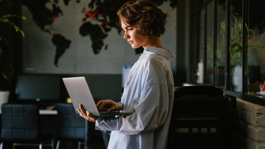 Zwischen Geldsorgen und Sinnsuche: Was junge Berufstätige beschäftigt