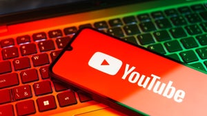 Druck aus US-Politik: Youtube holt Fake-News-Schleudern aus der Versenkung zurück Druck aus US-Politik: Youtube holt Fake-News-Schleudern aus der Versenkung zurück