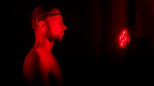 Eisbad am Morgen, Biofeedback am Abend: Wie zwei Deutsche ihren Alltag der Langlebigkeit widmen