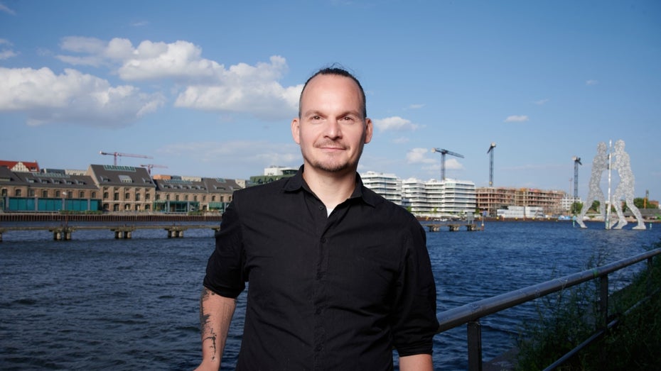 „Leute reden über KI wie Teenager über Sex“: Tech-Philosoph Tante über die Gefahren von KI für die Demokratie